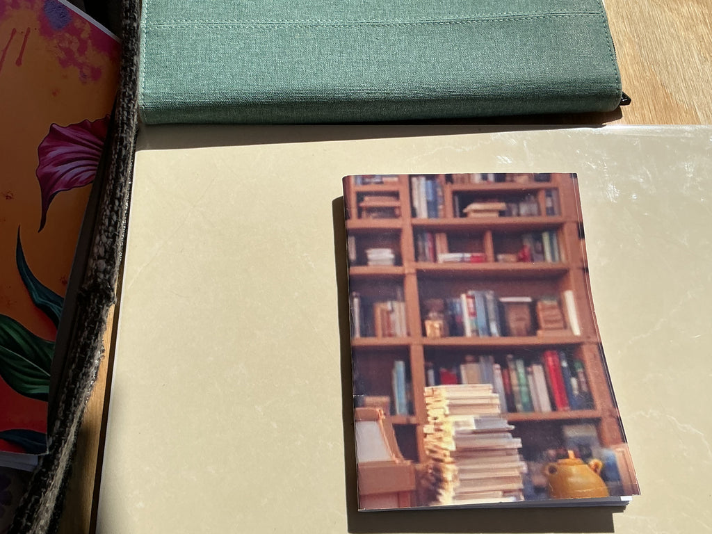 Bookshelf Notepad